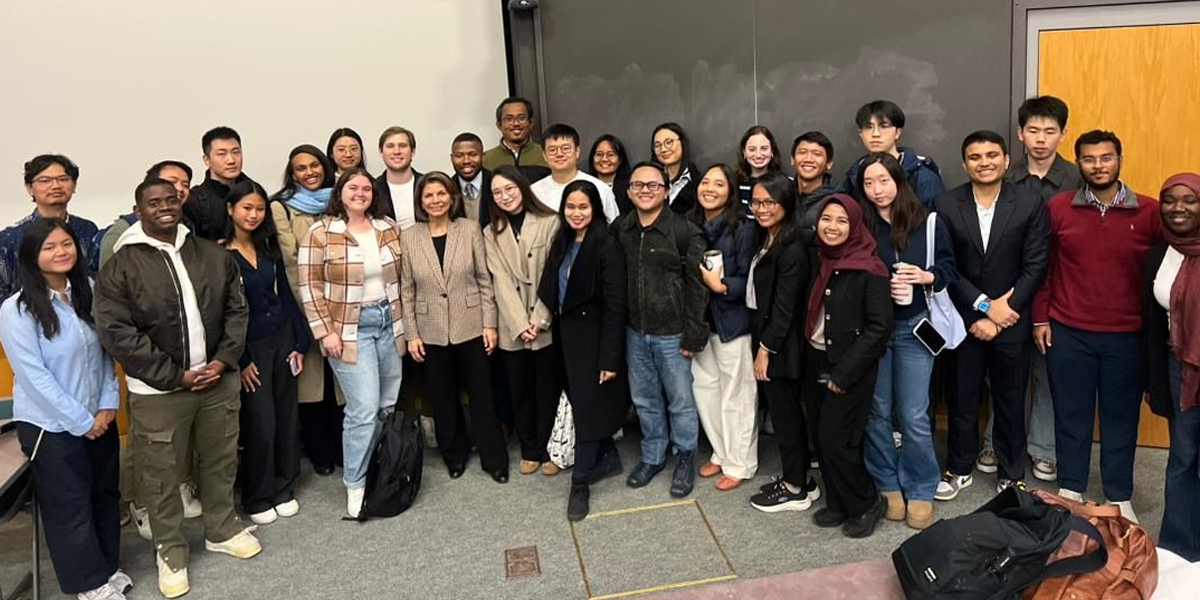 A group of MPA students with former President of Costa Rica Chinchilla